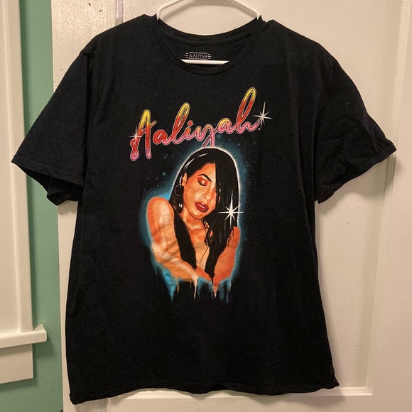 Aaliyah Graphic T-Shirt - Picture 2 of 4